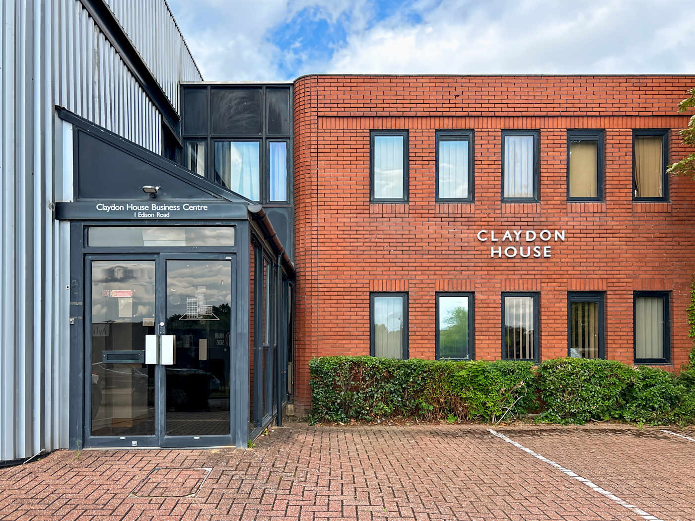 Serviced offices — Claydon House Business Centre, Aylesbury