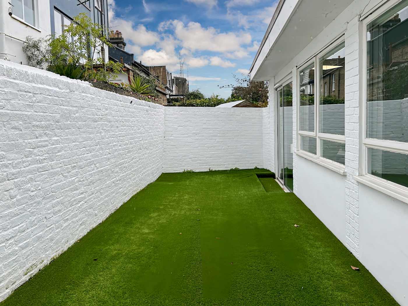 Putney — photo 10 of 11