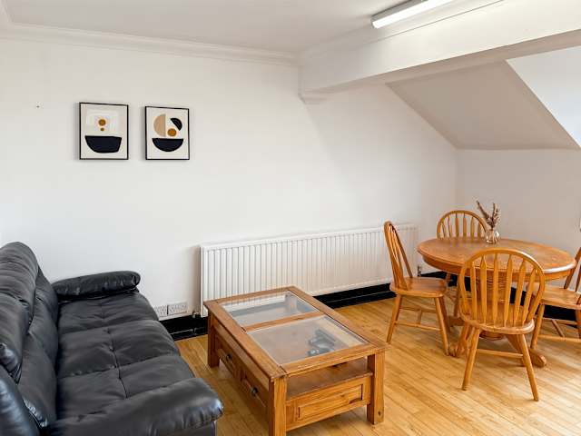 Independent House — photo 2 of 5