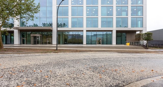 100 Avebury Boulevard — photo 7 of 11