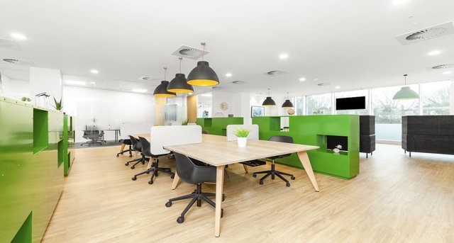 2 Guildford Business Park — photo 5 sur 9