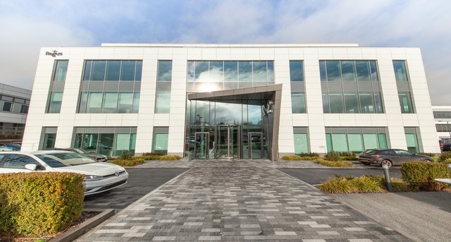 2 Guildford Business Park — photo 9 sur 9