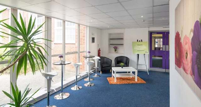 Bureau virtuel — Alexander Road, Hertfordshire