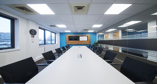 Compass House, Vision Park, Chivers Way — photo 10 sur 12