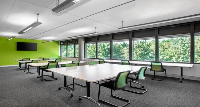 Serviced offices — Great Marlings, Luton