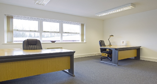 Poste fixe en coworking — Stroudley Road, Basingstoke
