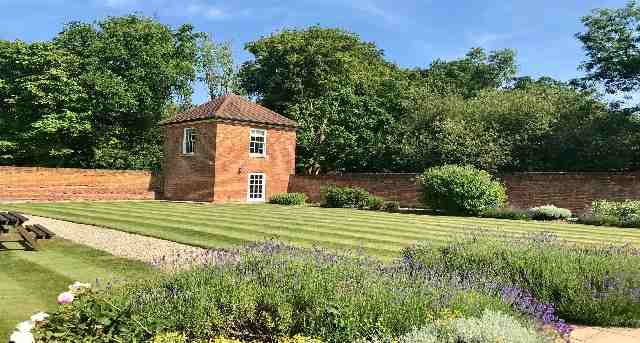 Thremhall Park — photo 4 of 9
