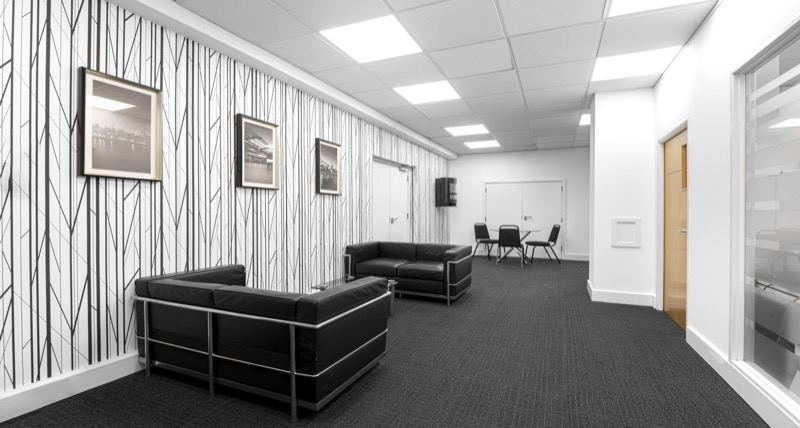 Vauxhall — photo 8 of 9