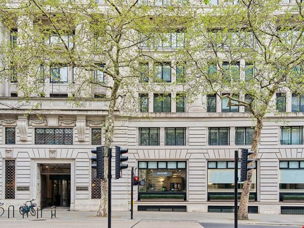 Poste fixe en coworking — Aldwych House, London