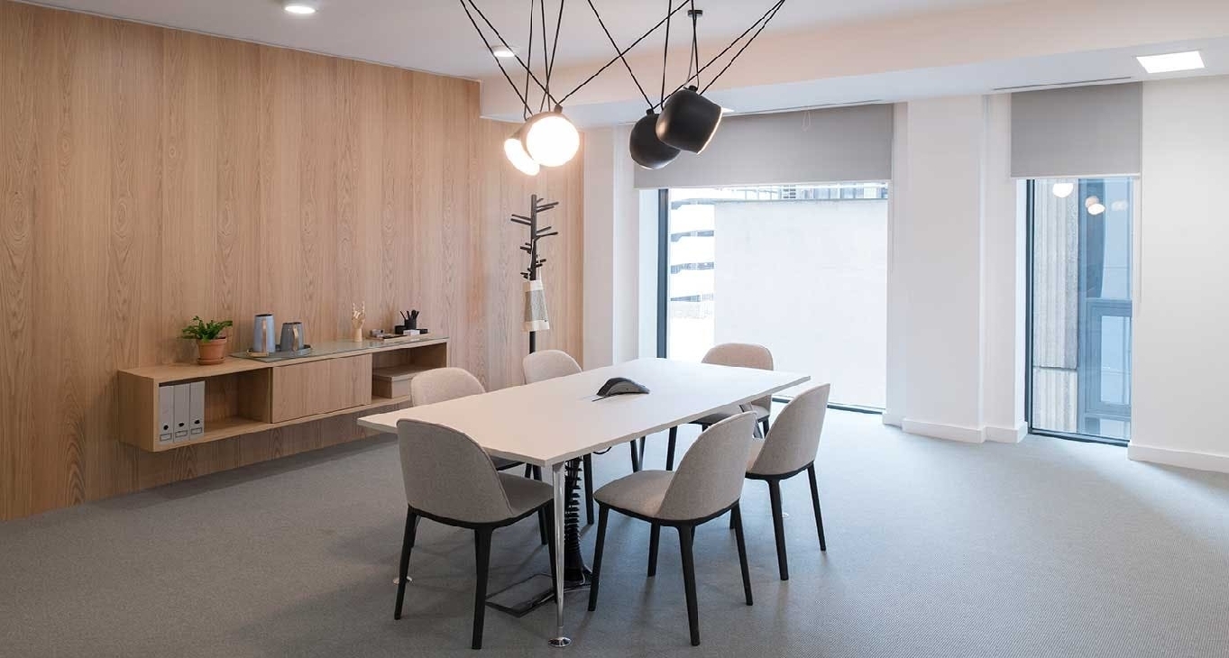 156 Great Charles Street Queensway — photo 5 of 12