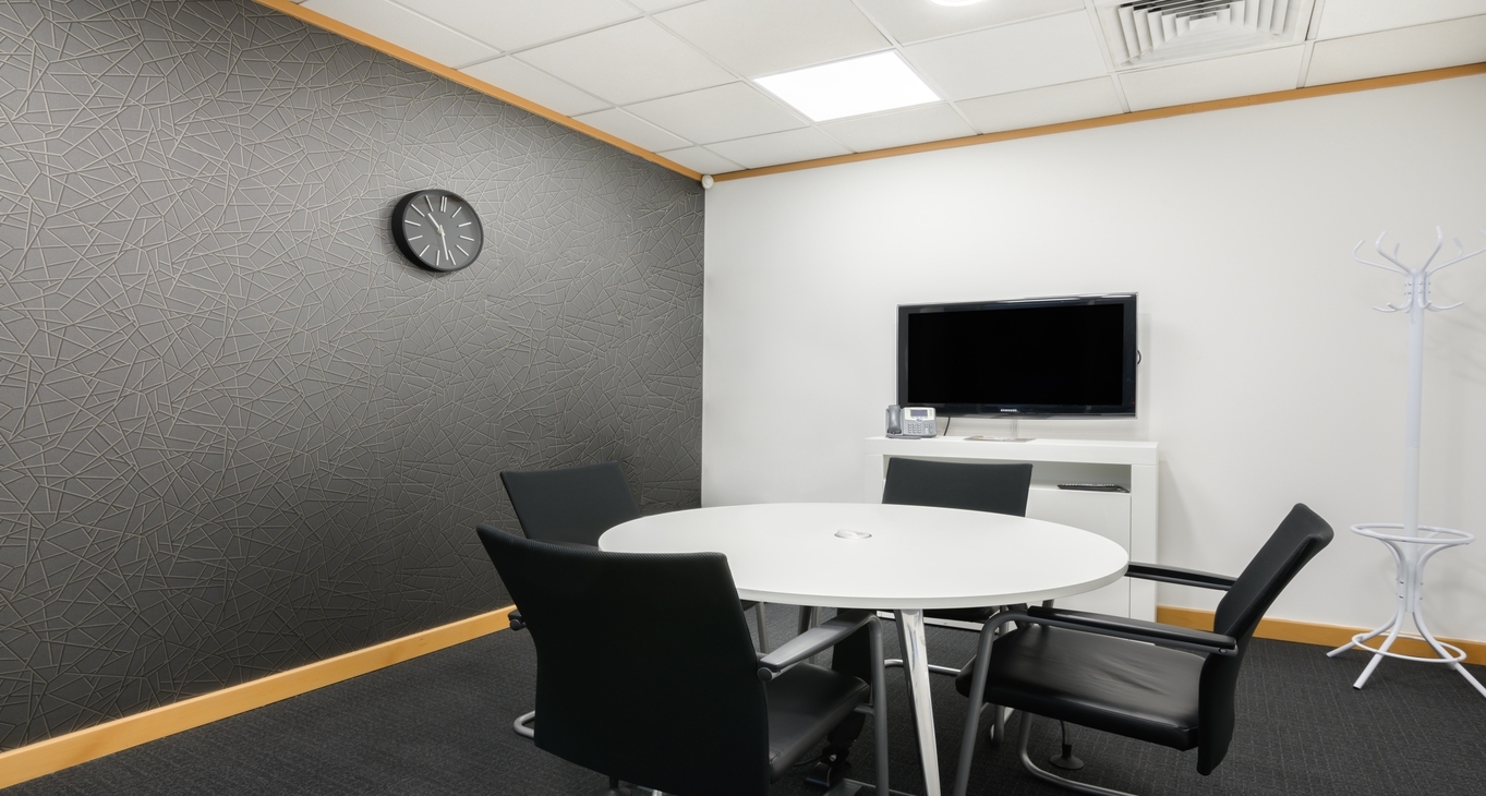 59-60 Thames Street — serviced offices & coworking in Windsor 59-60 Thames Street — photo 7 of 8