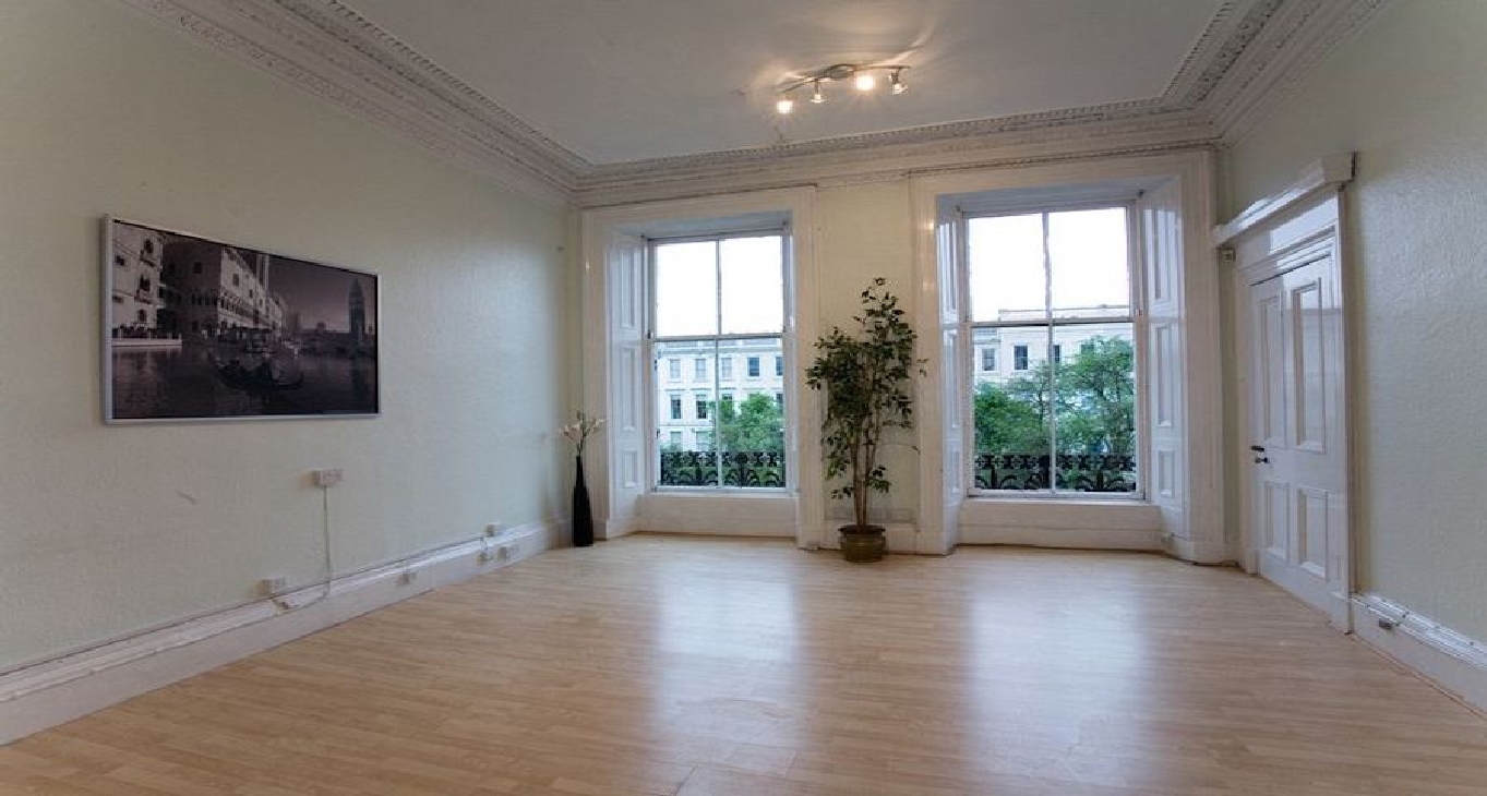 9 Newton Place — photo 2 of 4
