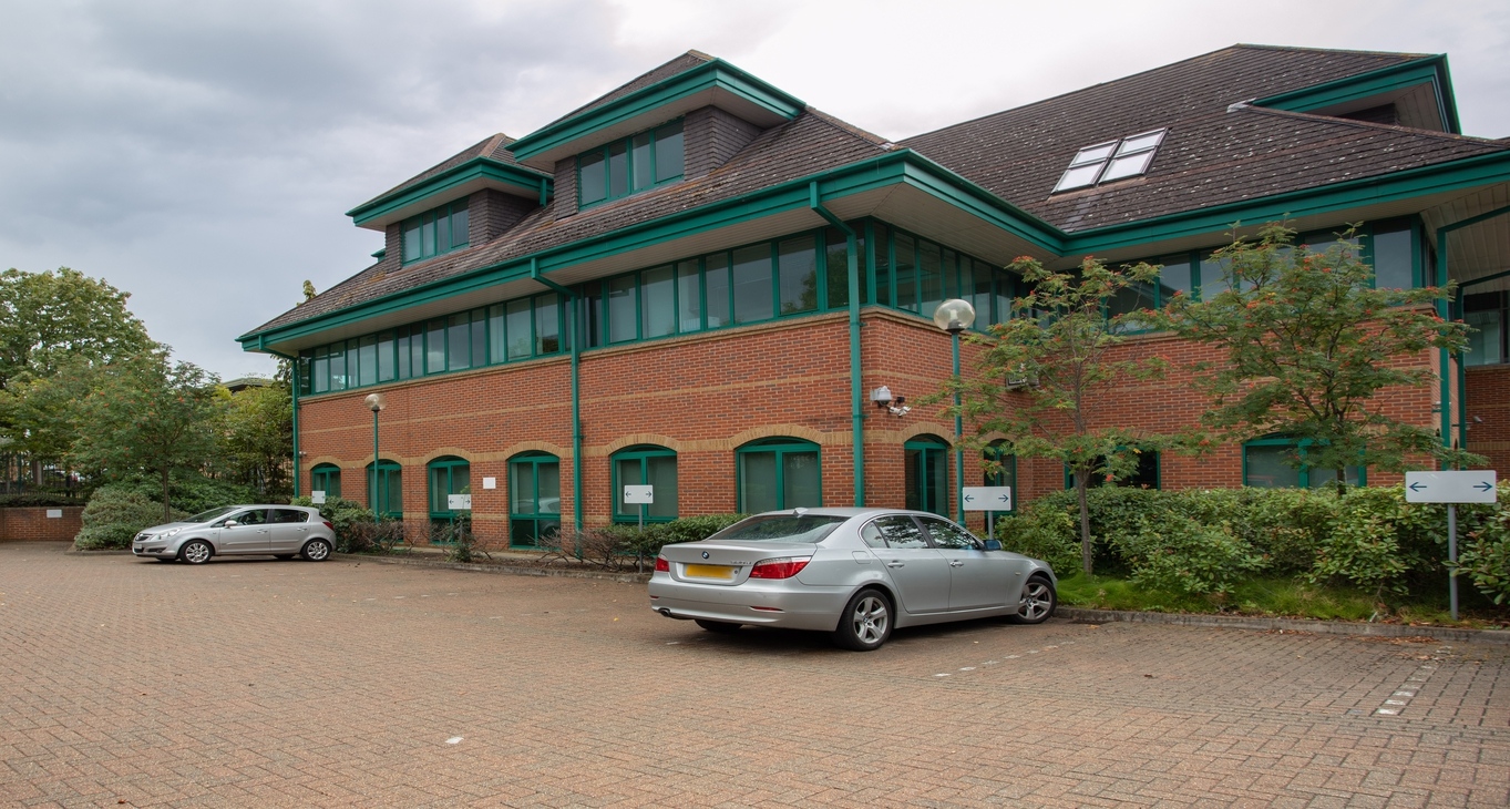 Dorset House — serviced offices & coworking in Leatherhead Dorset House — photo 7 of 7