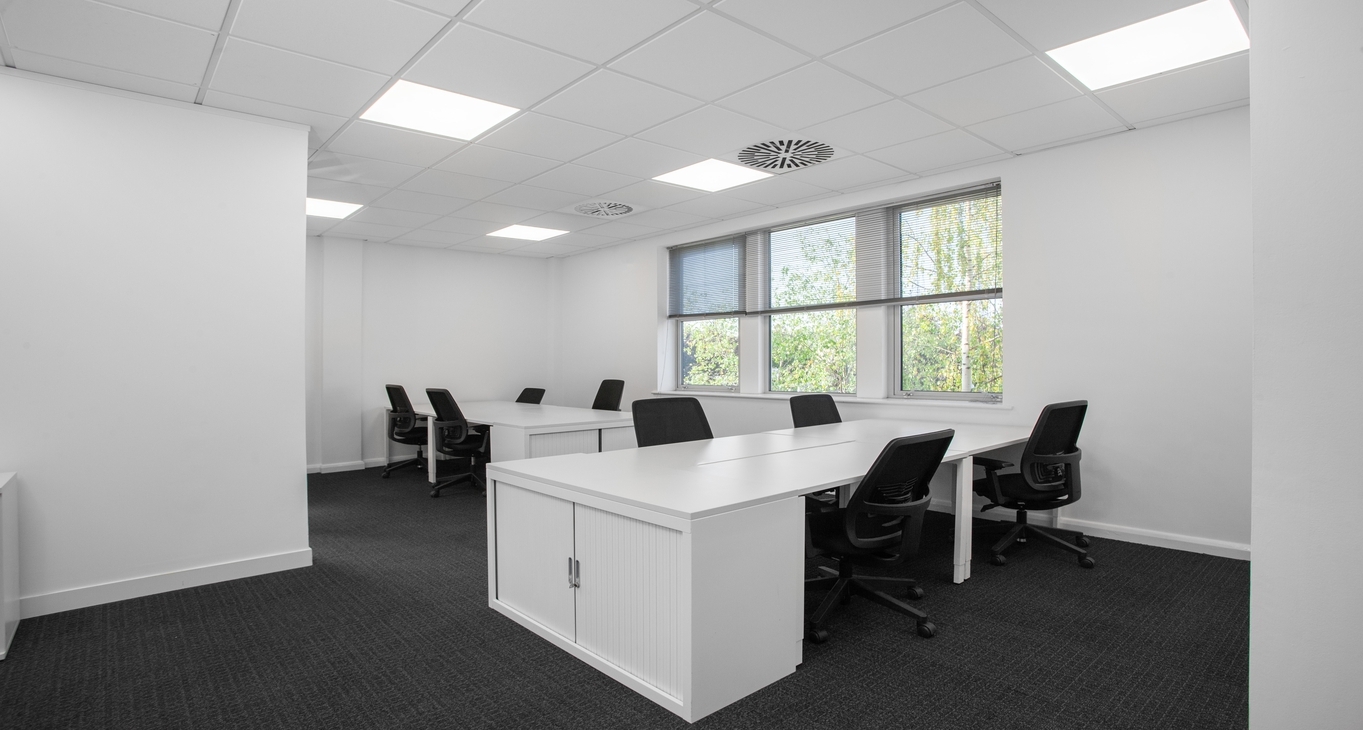 East Midlands Airport — serviced offices & coworking in Castle Donington East Midlands Airport — photo 8 of 9