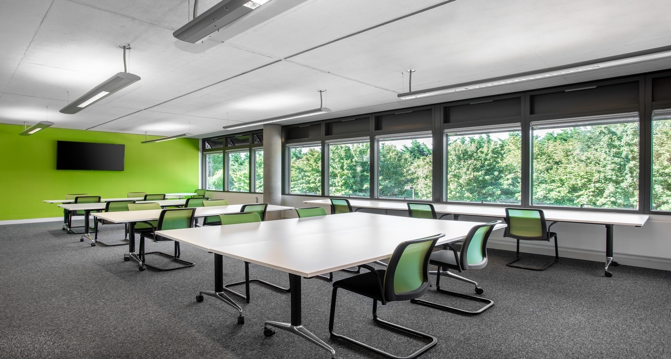 Serviced offices — Great Marlings, Luton