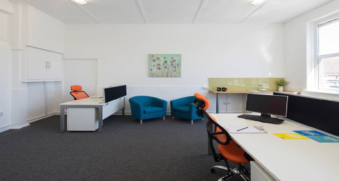 The Knoll Business Centre — photo 2 of 11
