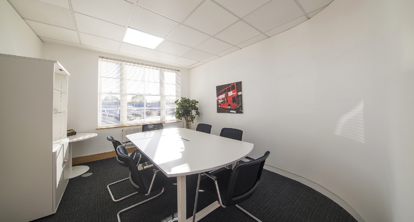 The Broadway — serviced offices & coworking in High Wycombe The Broadway — photo 3 of 12